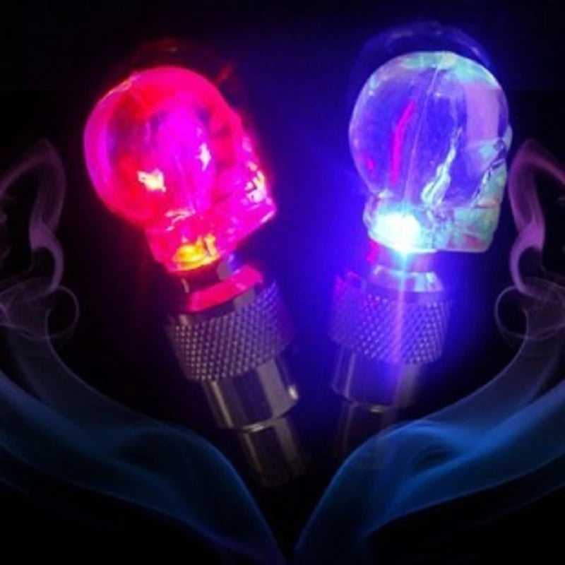 LED светла за краци на велосипед LED светла за тркала на велосипед со батерија Капачиња за вентили за гуми за MTB велосипед Мото LED светло Додатоци за велосипед